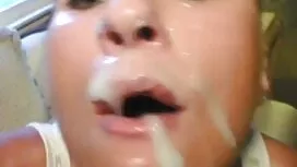 بچ خود را با تکان خو ...