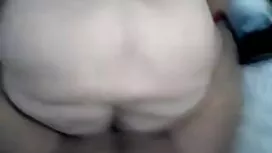 بلوند یک خروس خمیده  ...