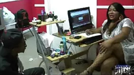 بلوند پرشور و پرشور  ...