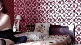 دختر خجالتی جوان برا ...